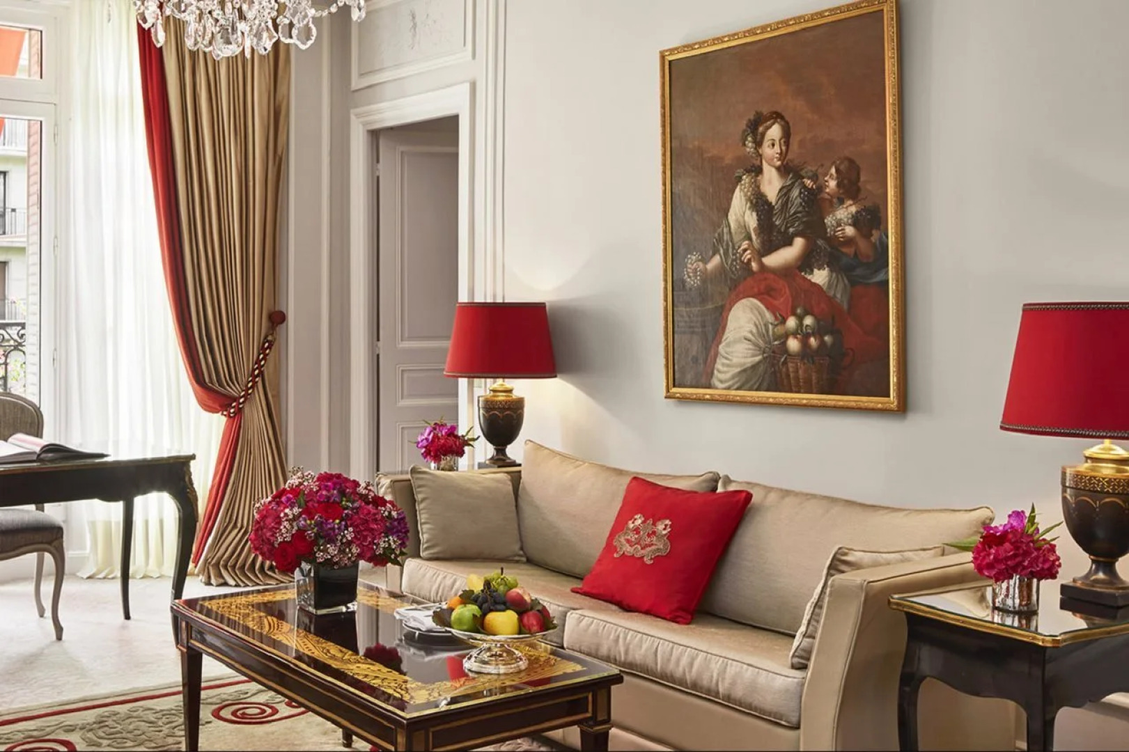 Отель Plaza Athenee