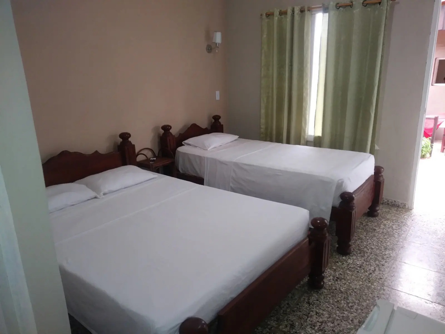 Hostal Leonel Millo