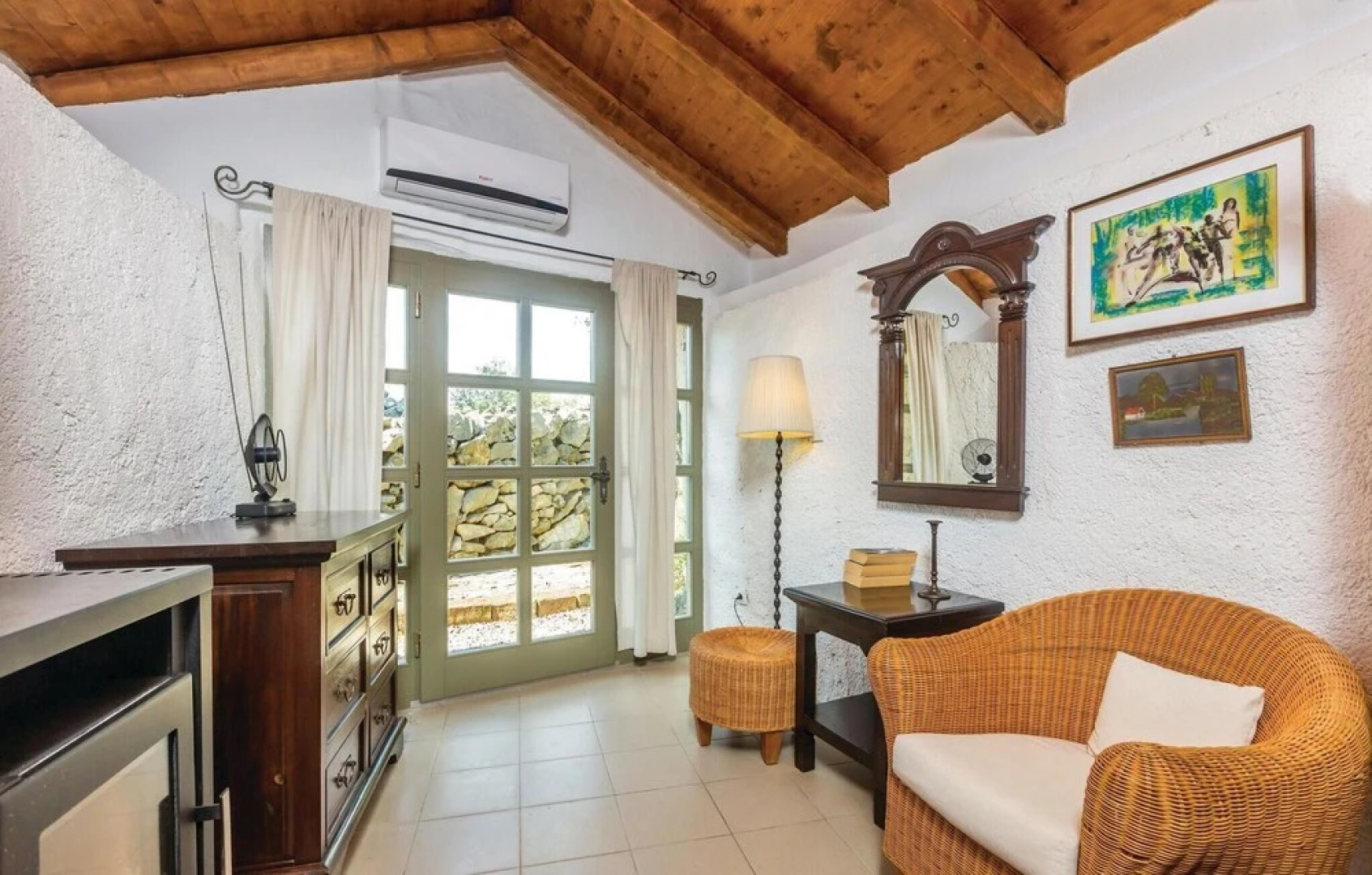 Awesome Home in Malinska With 3 Bedrooms, Outdoor Swimming Pool and Wifi