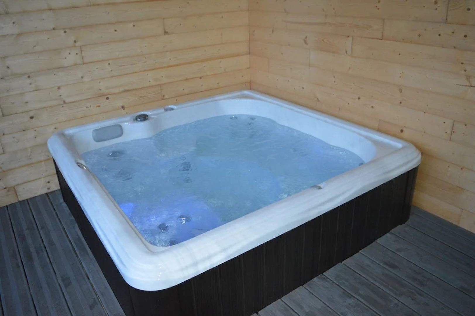 Chalet bois tout confort avec Spa