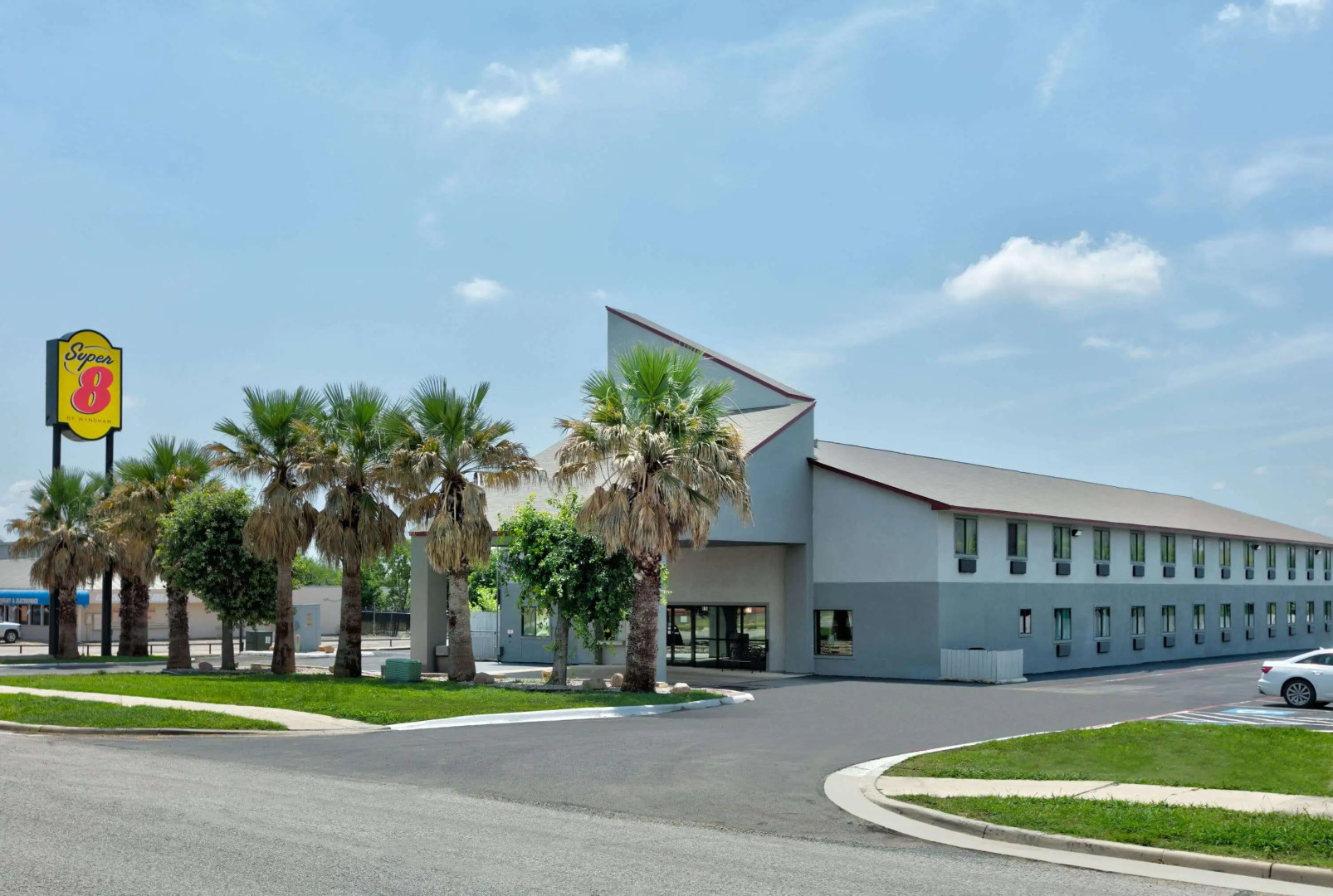 Super 8 by Wyndham New Braunfels I-35