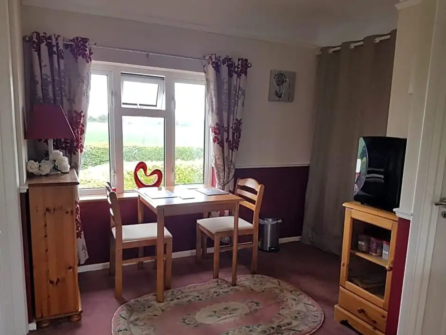 Chimneys Bed  Breakfast