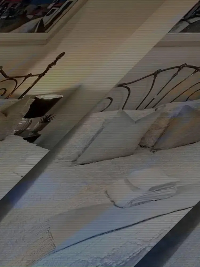 Waterside Townhouse With Balcony And Marina View