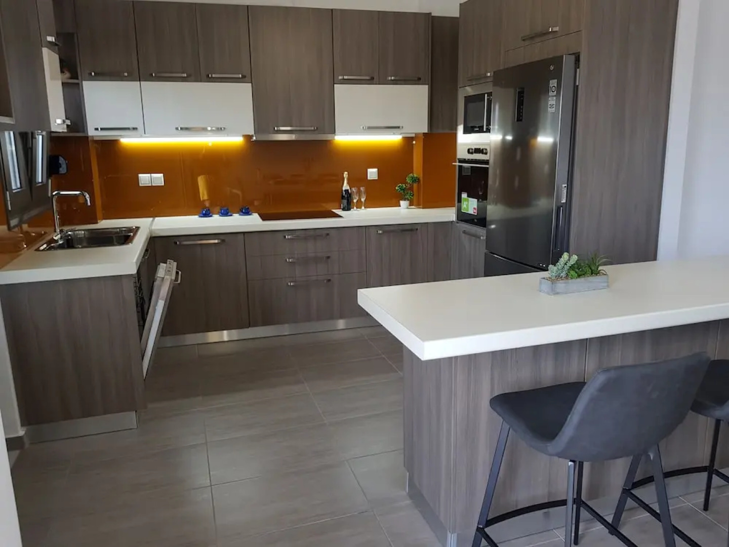 Angela’s Sea View House