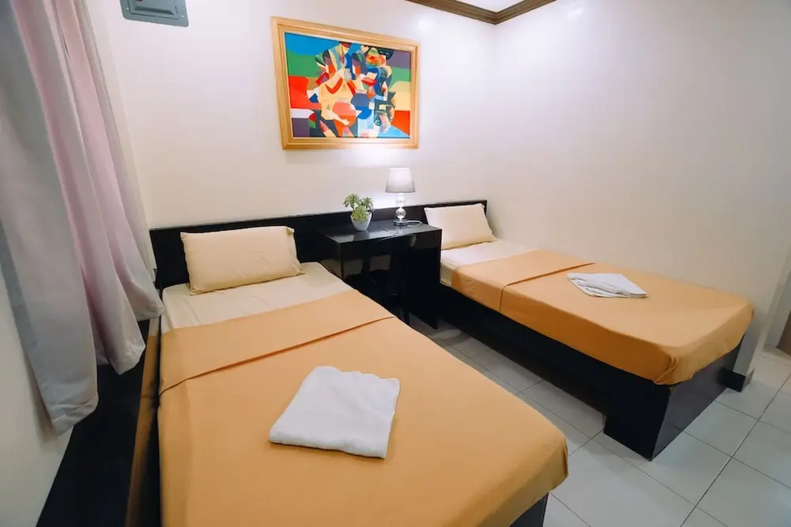 RedDoorz @ La Vista Pensionne Calbayog City