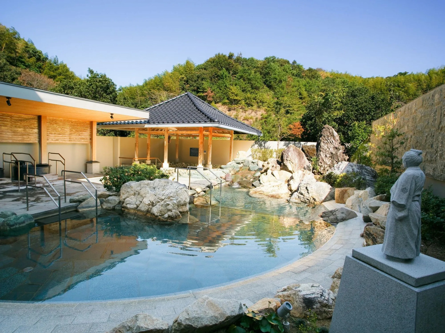 Mercure Kochi Tosa Resort & Spa