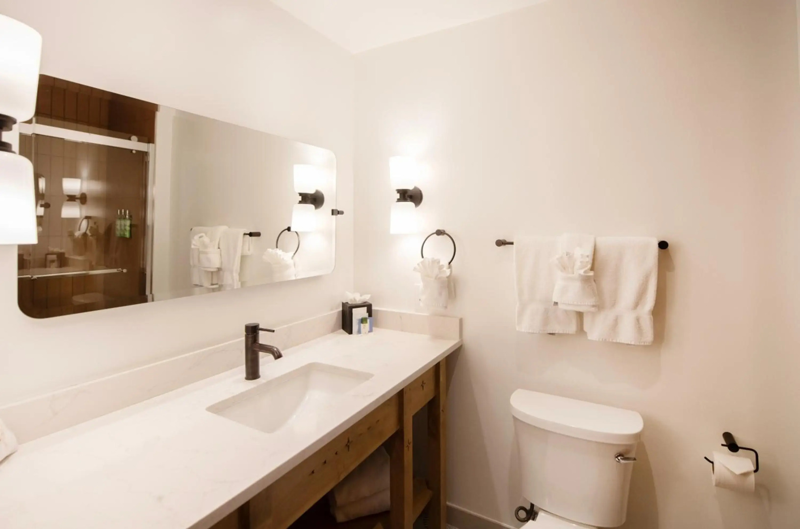 Piñon Court By La Fonda