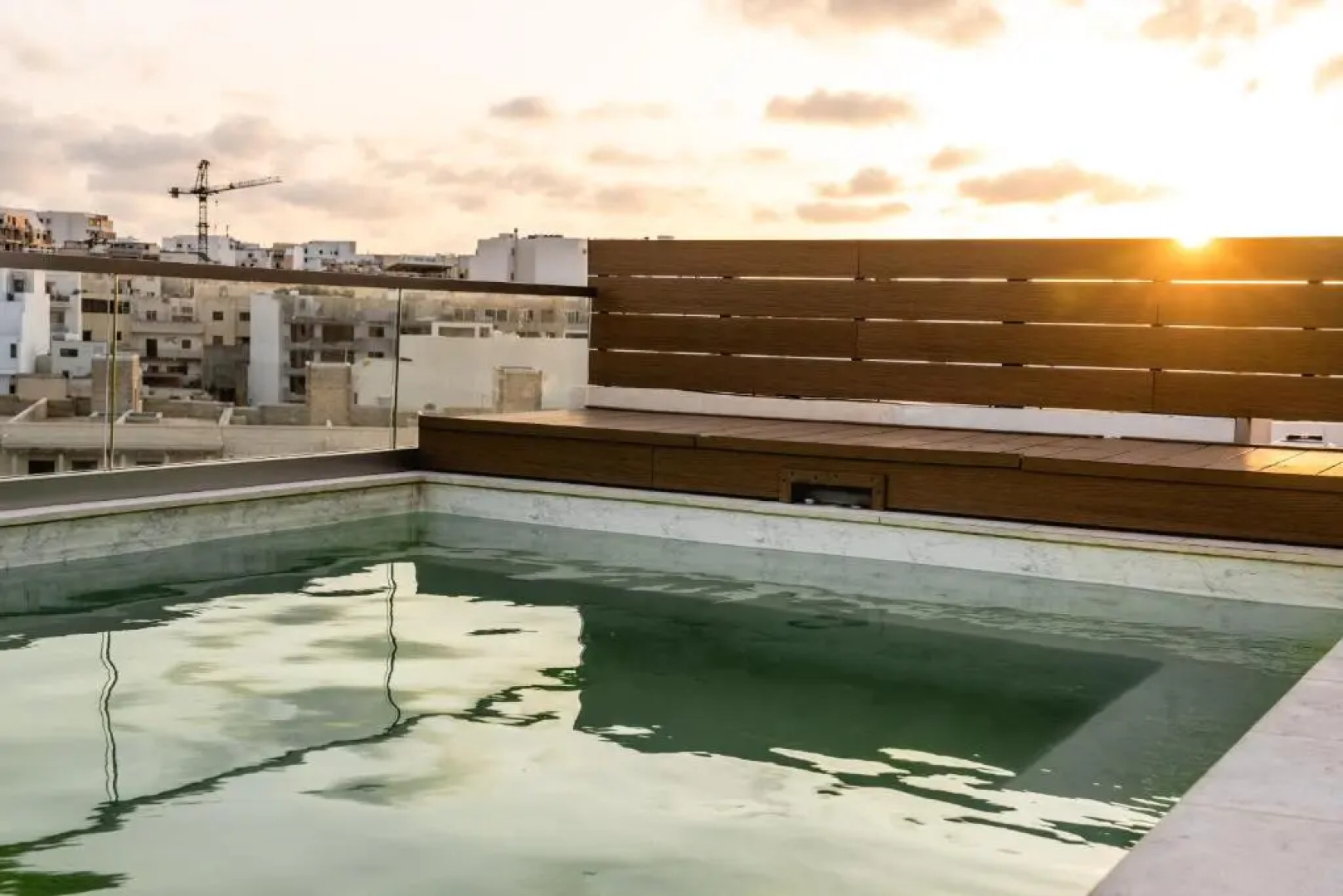 Luxurious Penthouse with Private POOL, WIFI & AC by 360 Estates