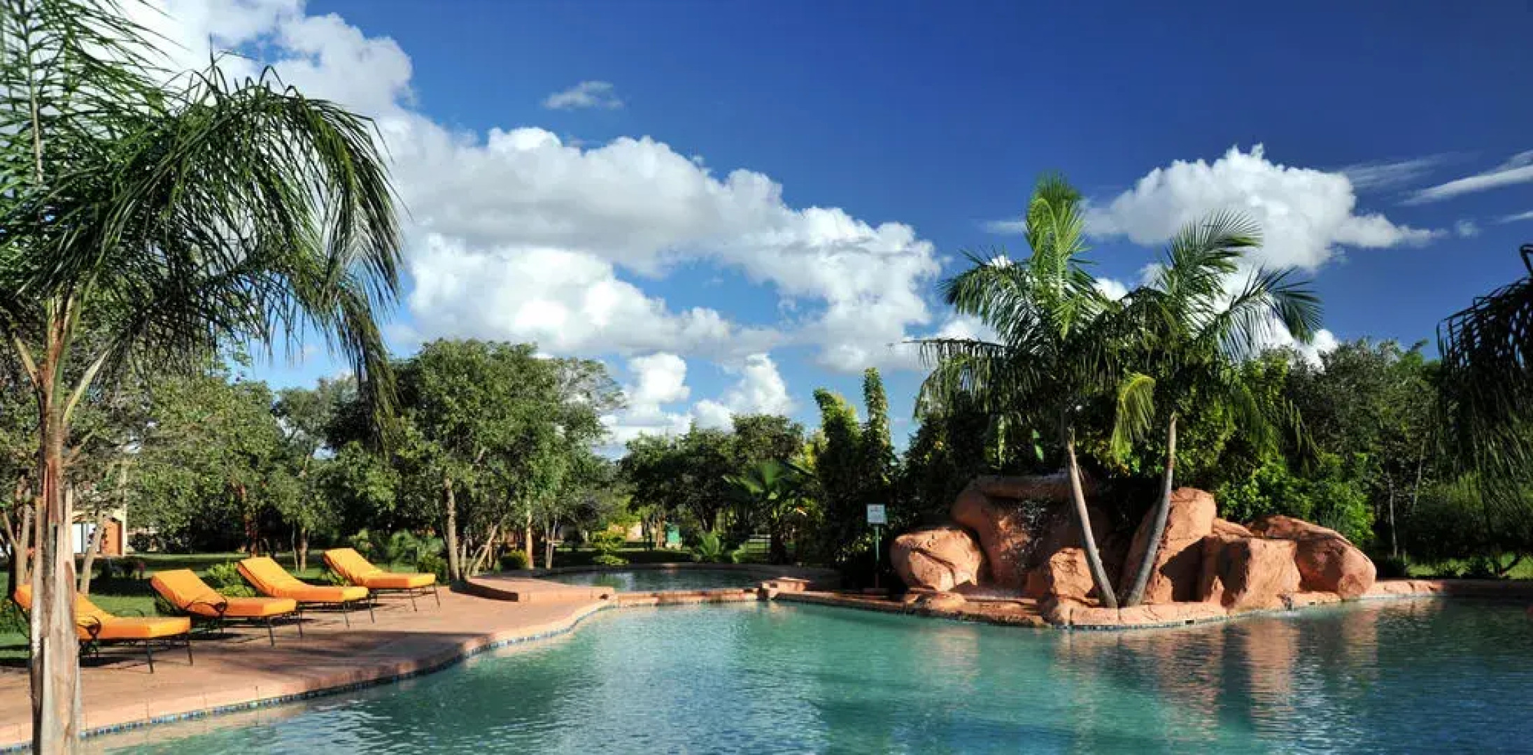 Cresta Golfview Hotel