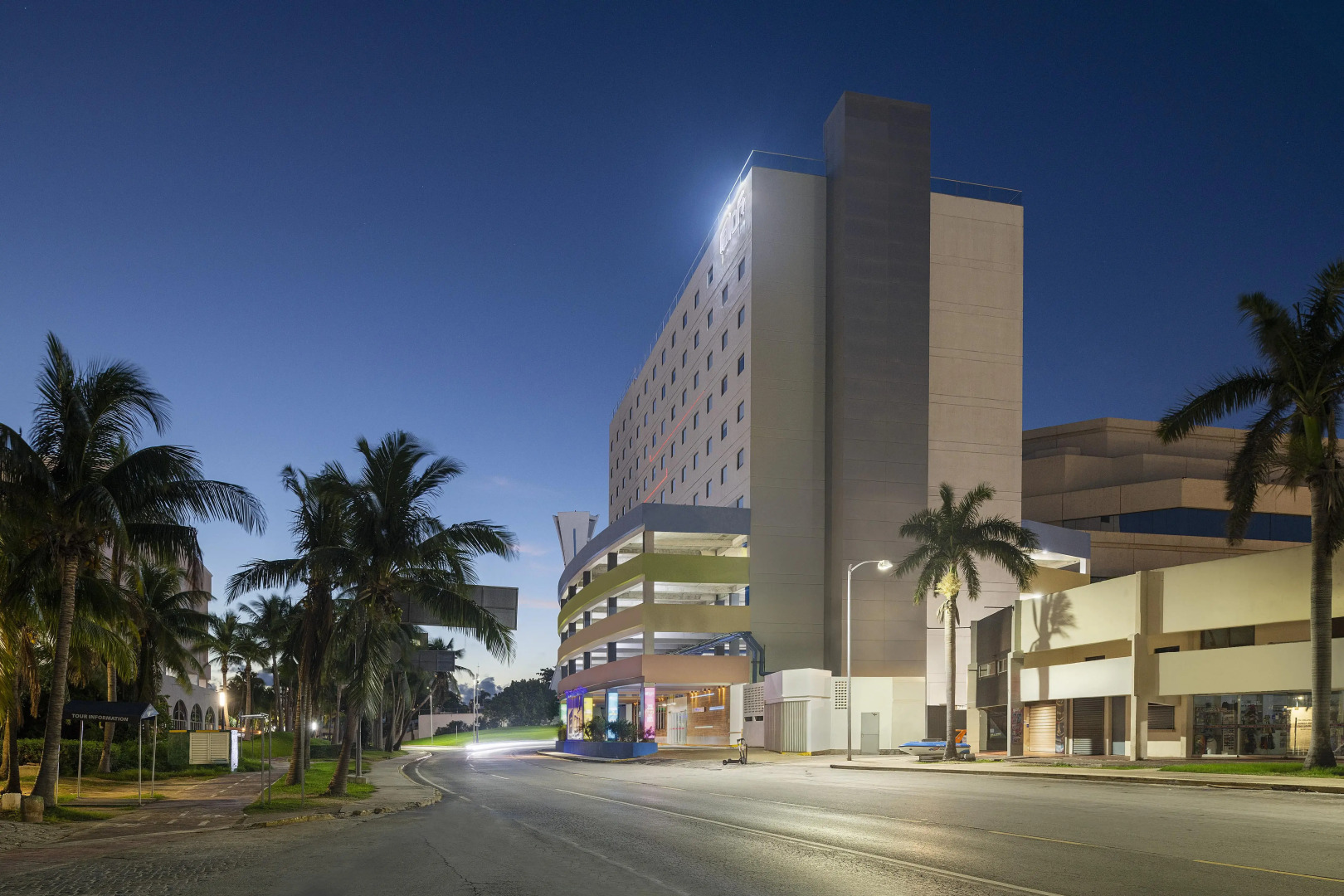 Отель Aloft Cancun
