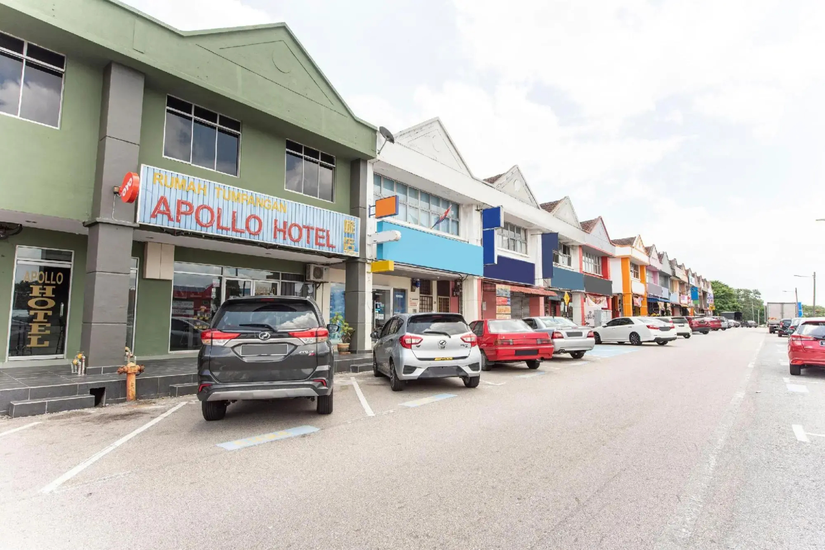 Apollo Hotel by OYO Rooms