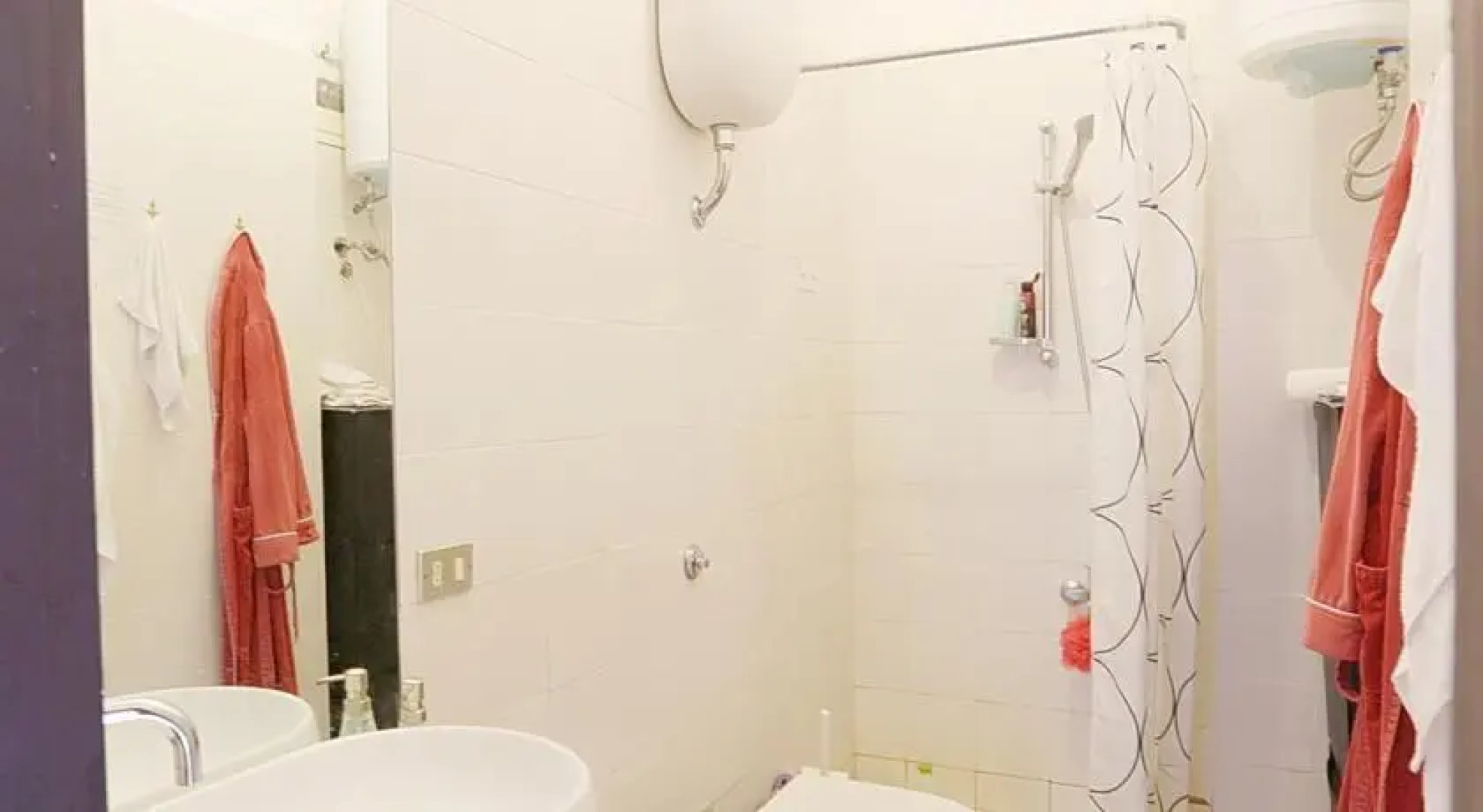 Casa bianca rossa viola