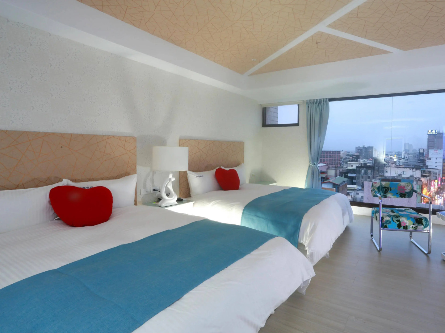 Happiness Skyline Hotel