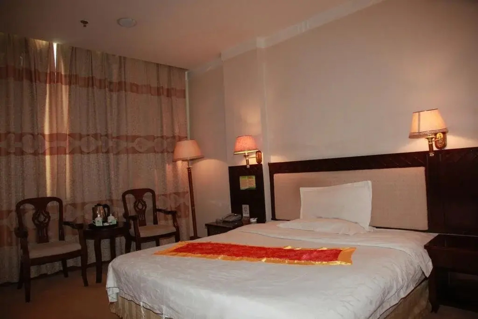 Tibet Shannan Yulong Holiday Hotel