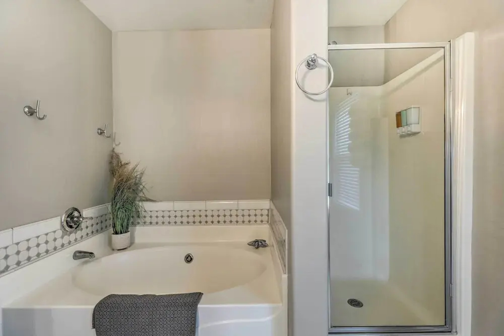 Spacious Gilbert Escape w/ Pool & Hot Tub!