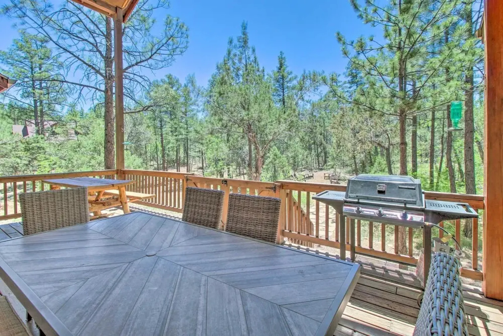 Deck, Grill & Fire Pit: Spacious Show Low Hideaway