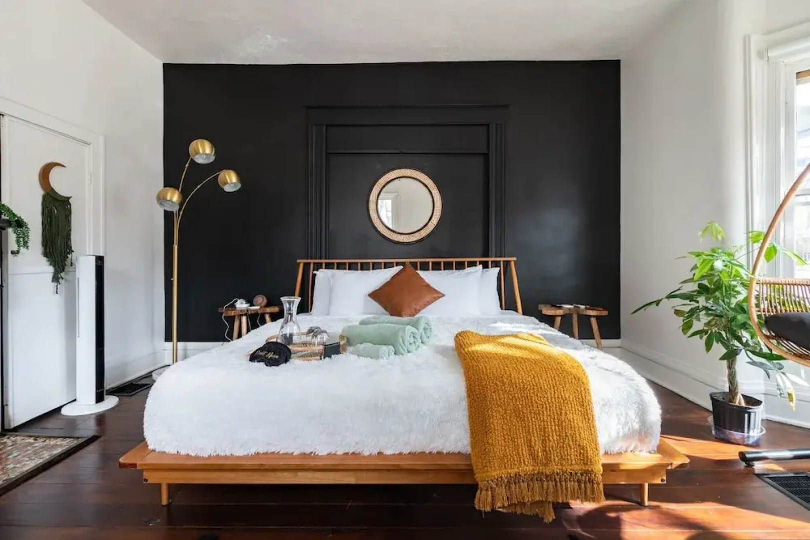 Prime Location Top Rated Clean Parking Free