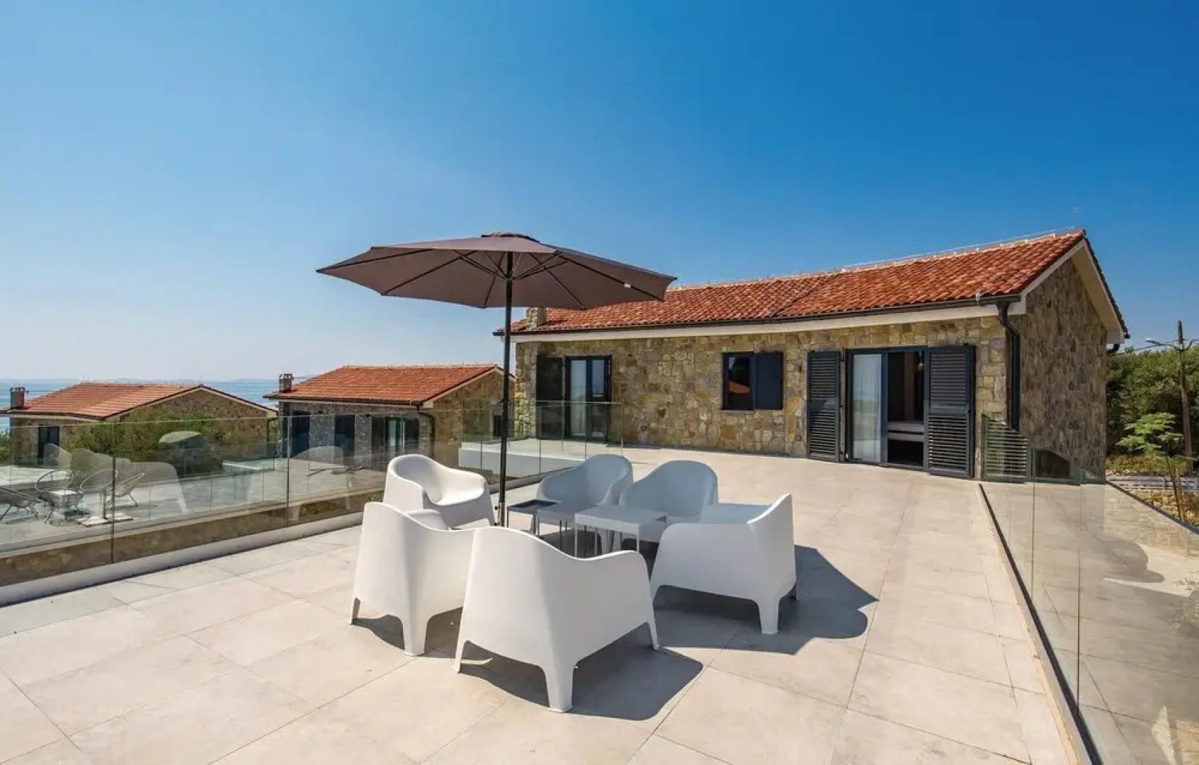 Stunning Home in Lun With 4 Bedrooms, Wifi and Outdoor Swimming Pool