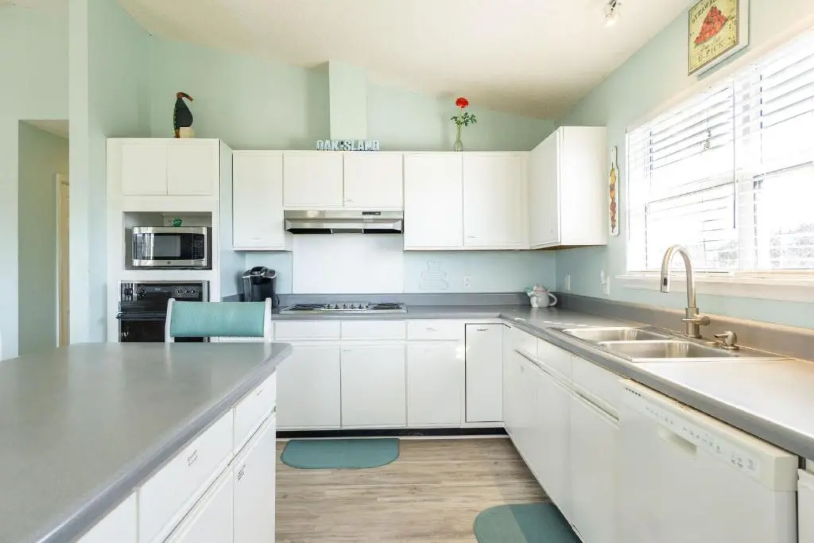 See Otter by Oak Island Accommodations