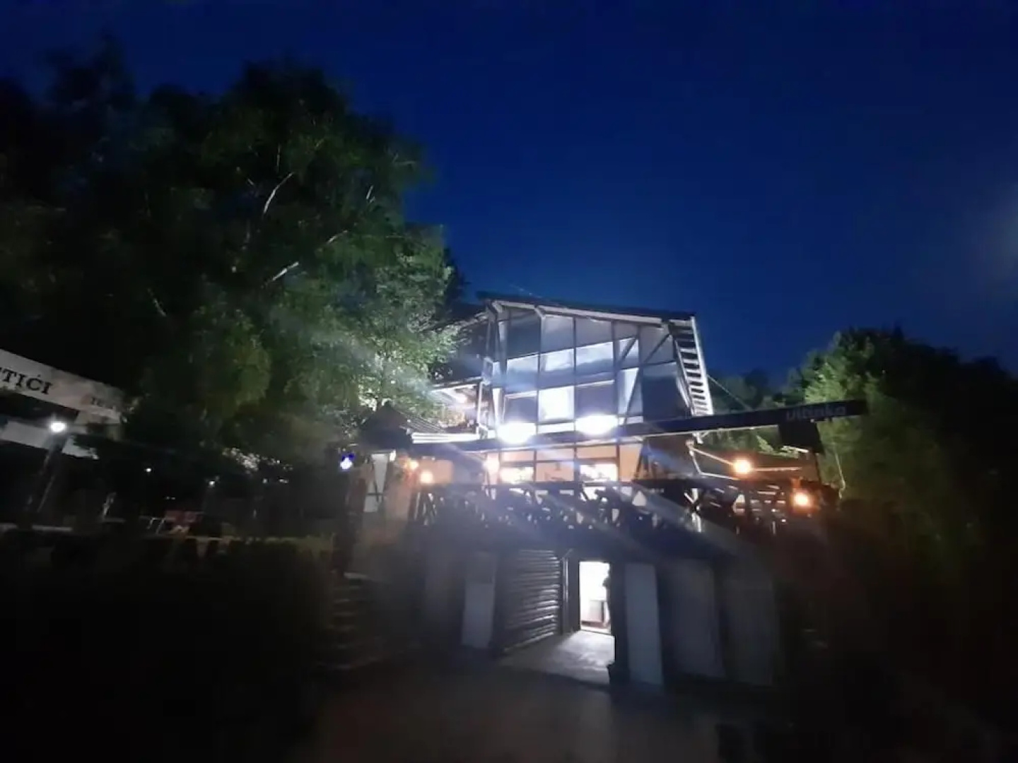 Queen Teuta Palace Resort