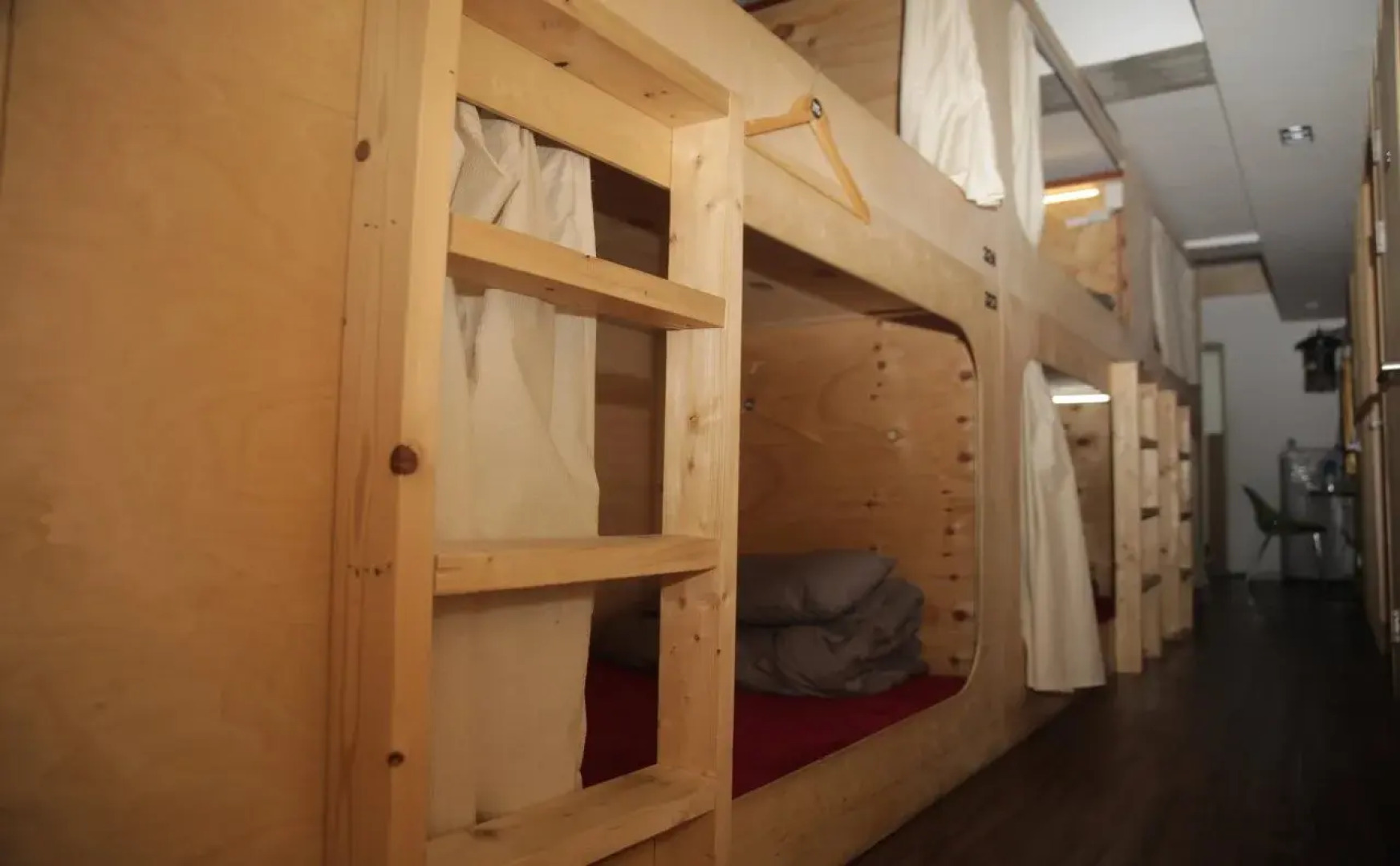 The Style Capsule Guesthouse - Hostel