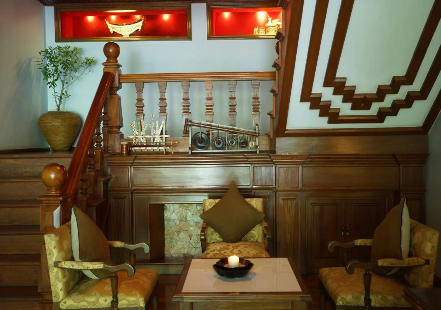 Hotel by the Red Canal