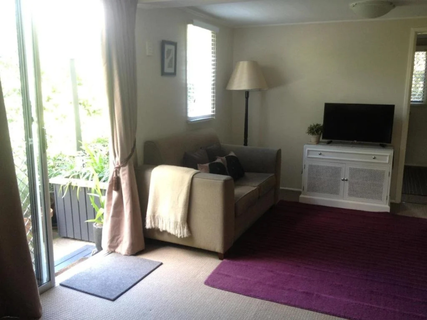 Jacaranda House Bed & Breakfast