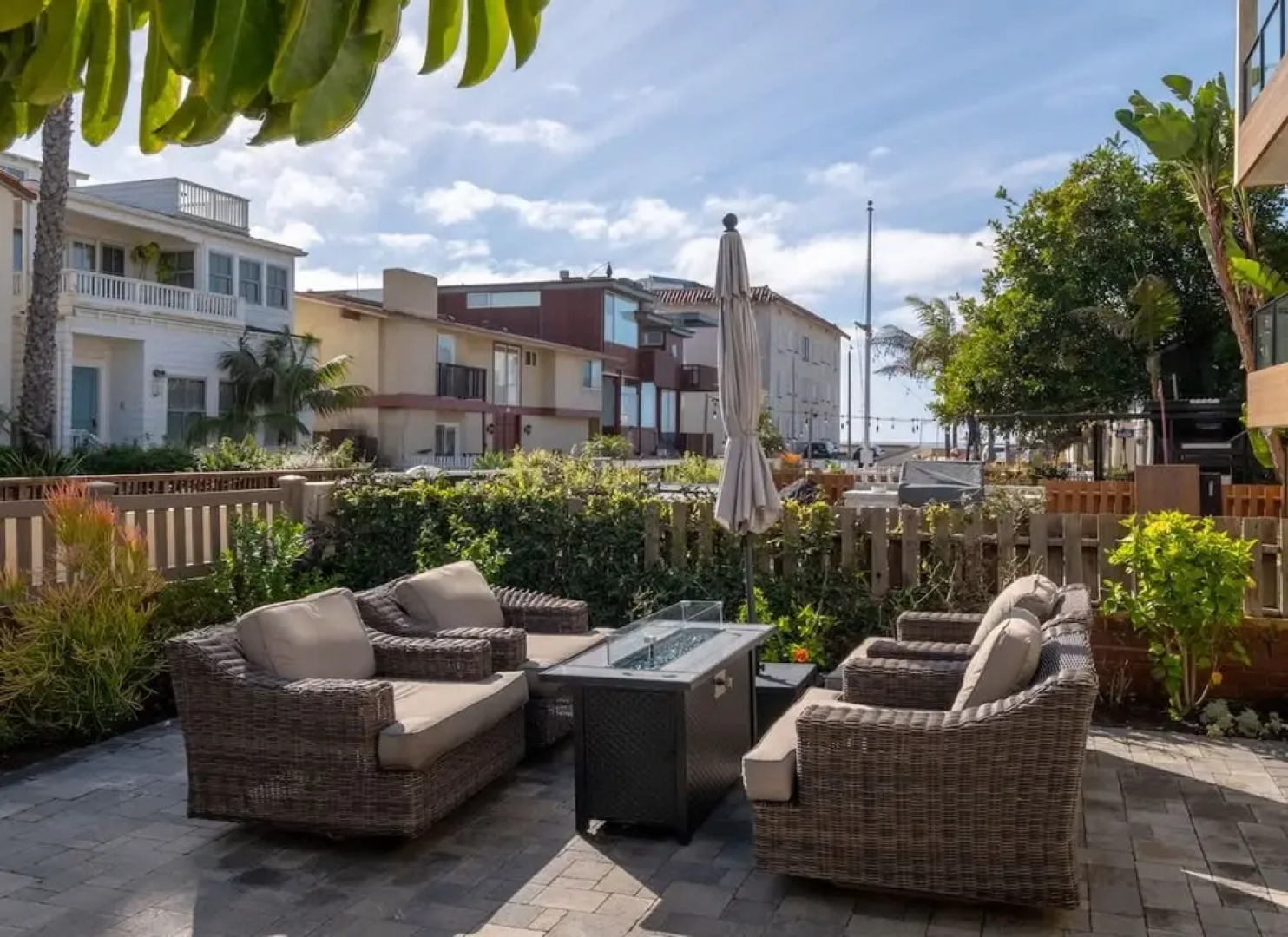 Beachside Bungalow 5 Minute Walk From the Shore