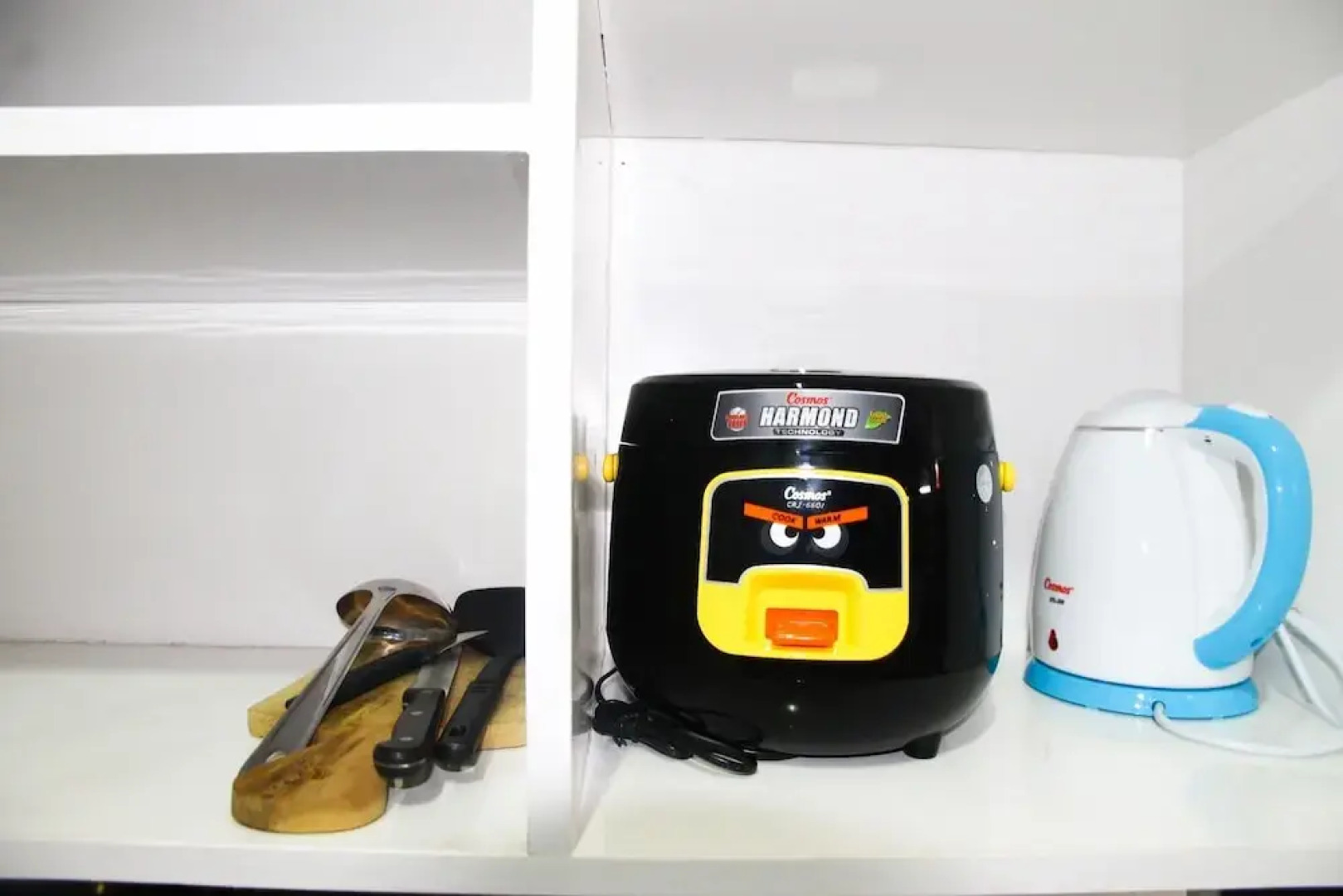 Luxury 1BR with Study Room The Oasis Apartment