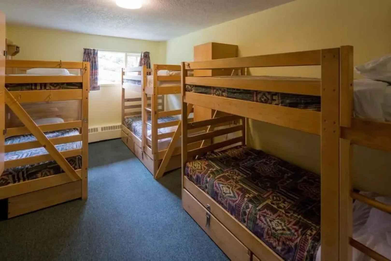 HI Banff Alpine Centre - Hostel