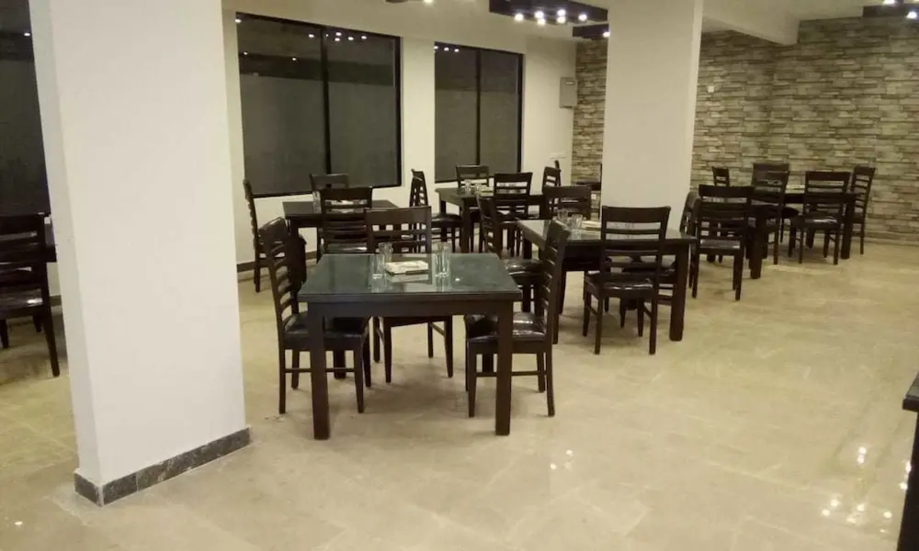 Zifan Hotel & Suites