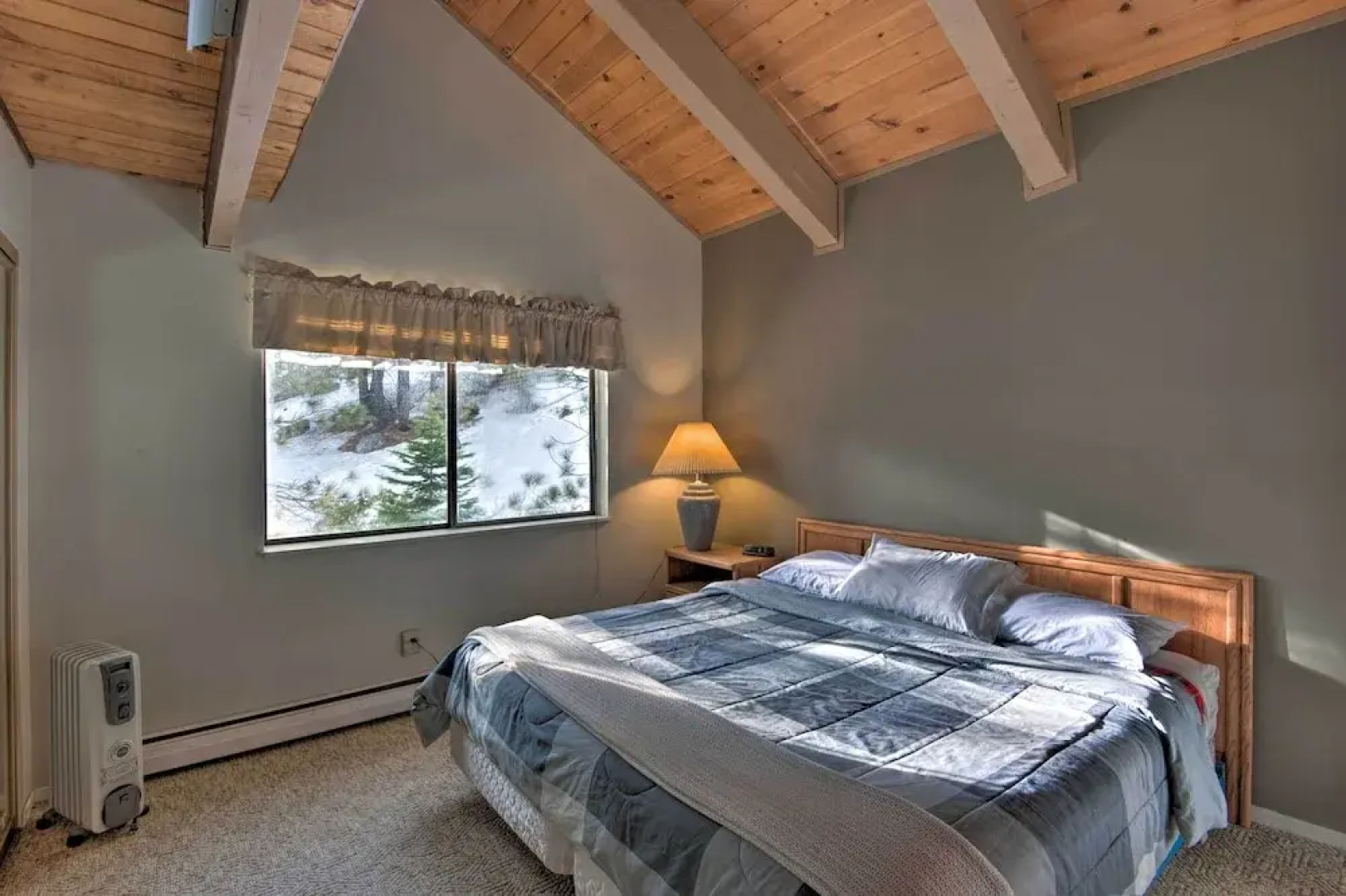 Stateline Ski House: Walk to Boulder Lift!
