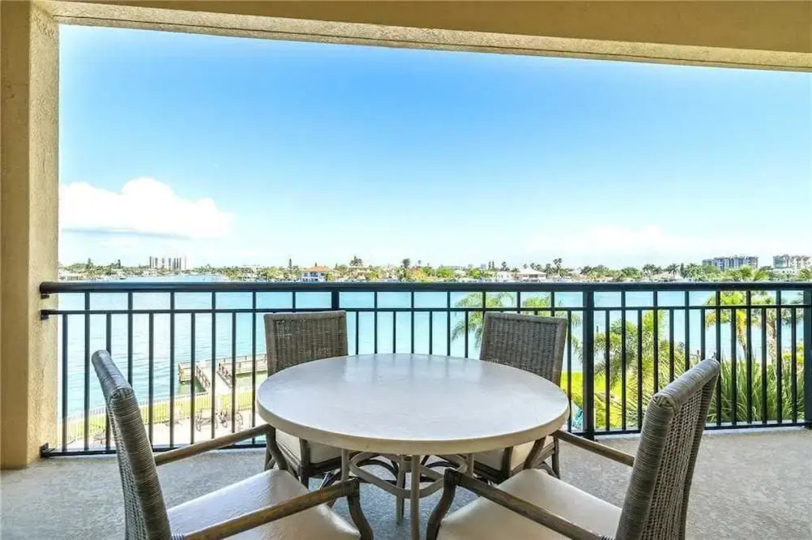 210 - Palms of Treasure Island