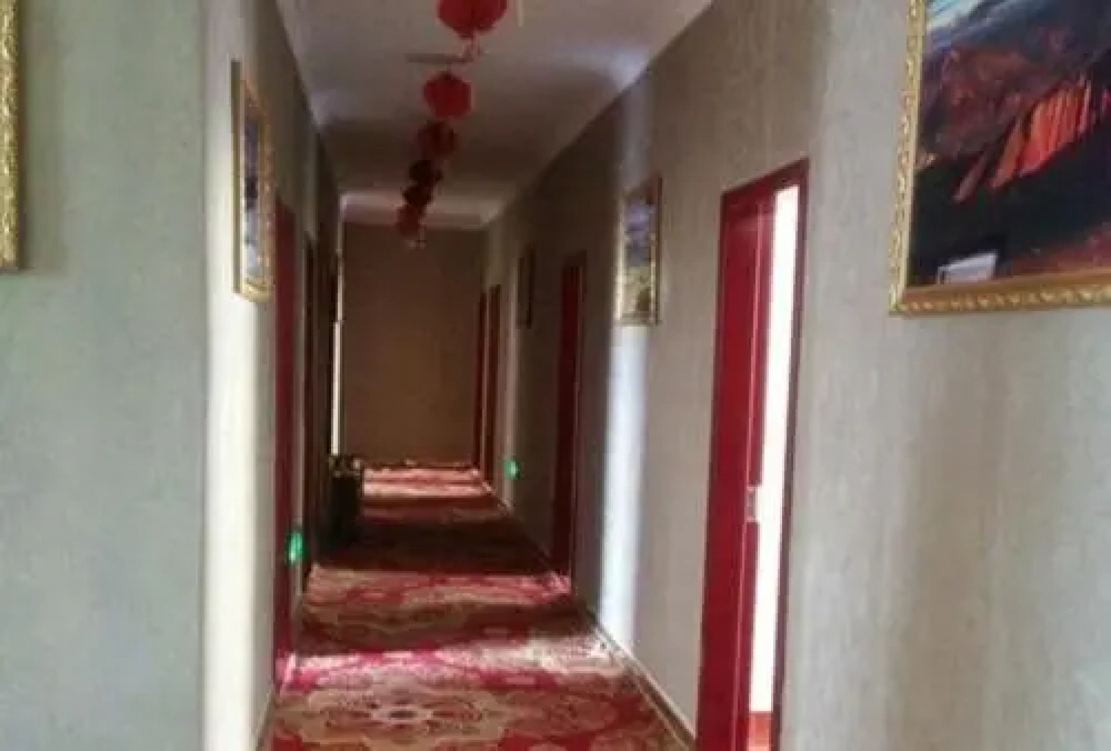 Qinghai Haibei Qilian Yinxiang Express Hotel