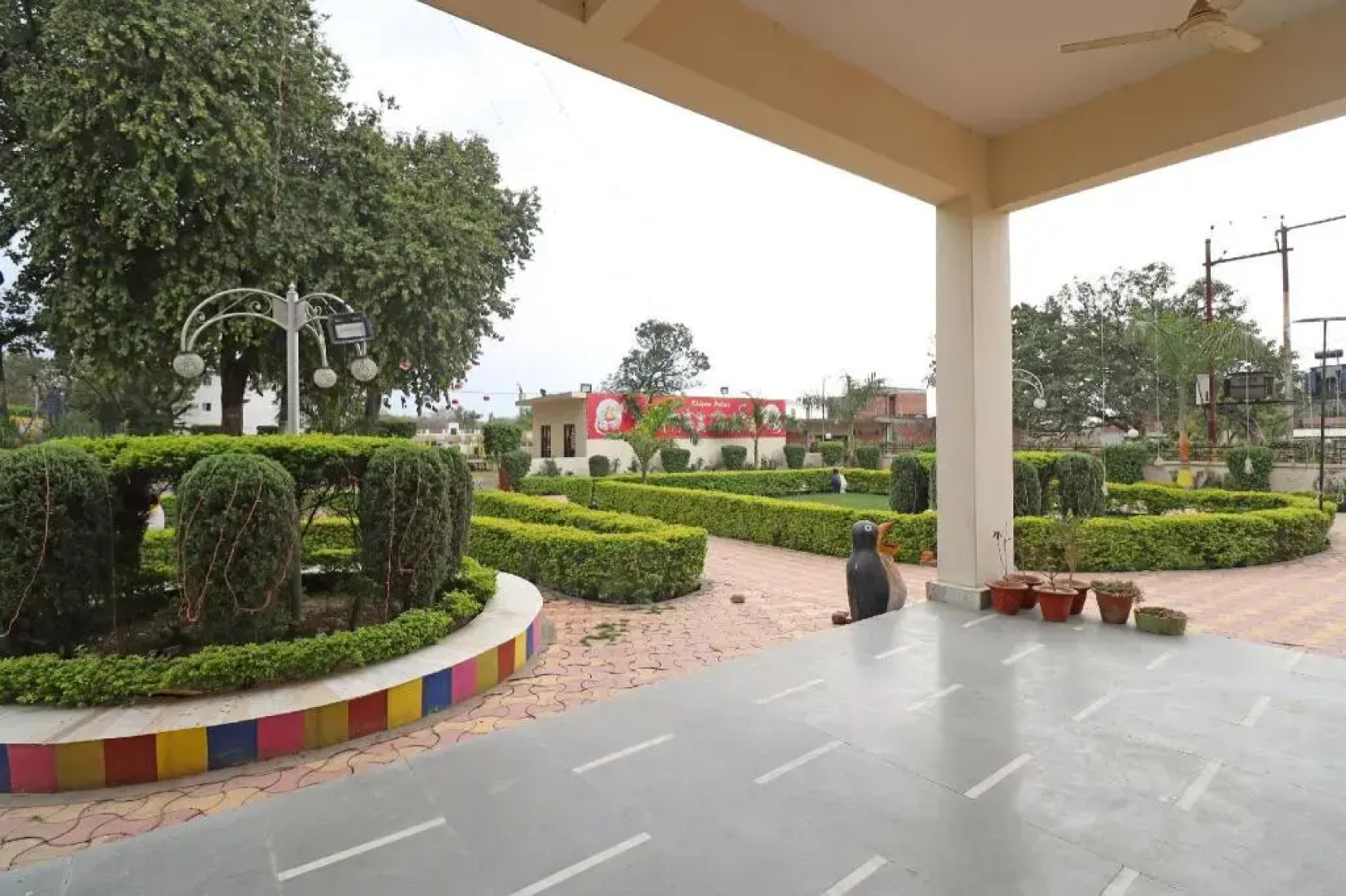 Shivam Palace by OYO Rooms