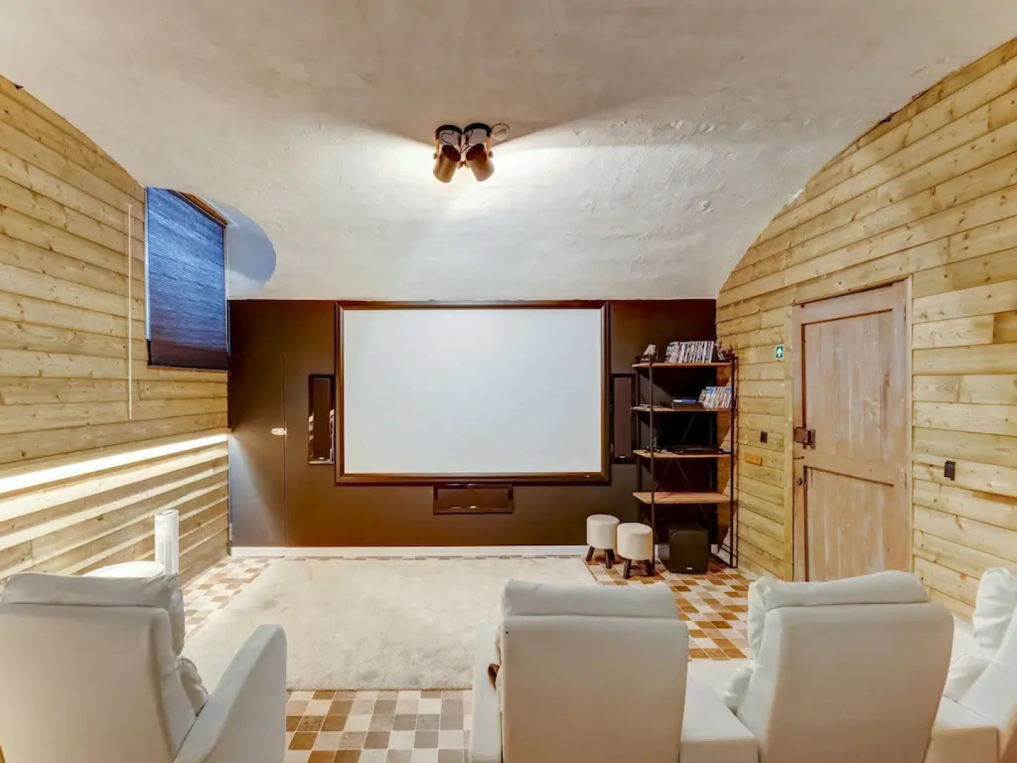 Wellness Castle With Cinema Bliss