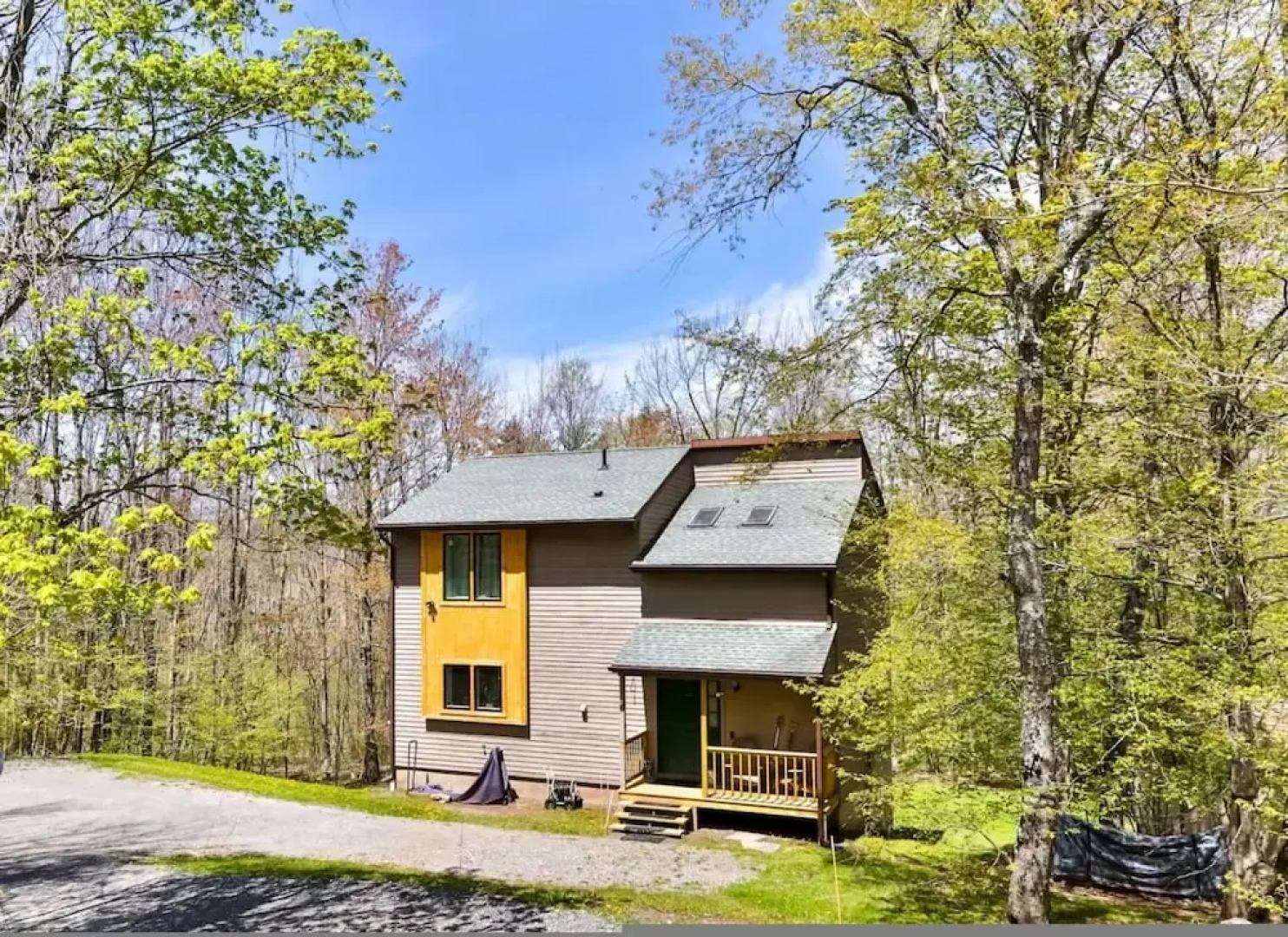 Hunter Mountain Ski House - Tesla Charger