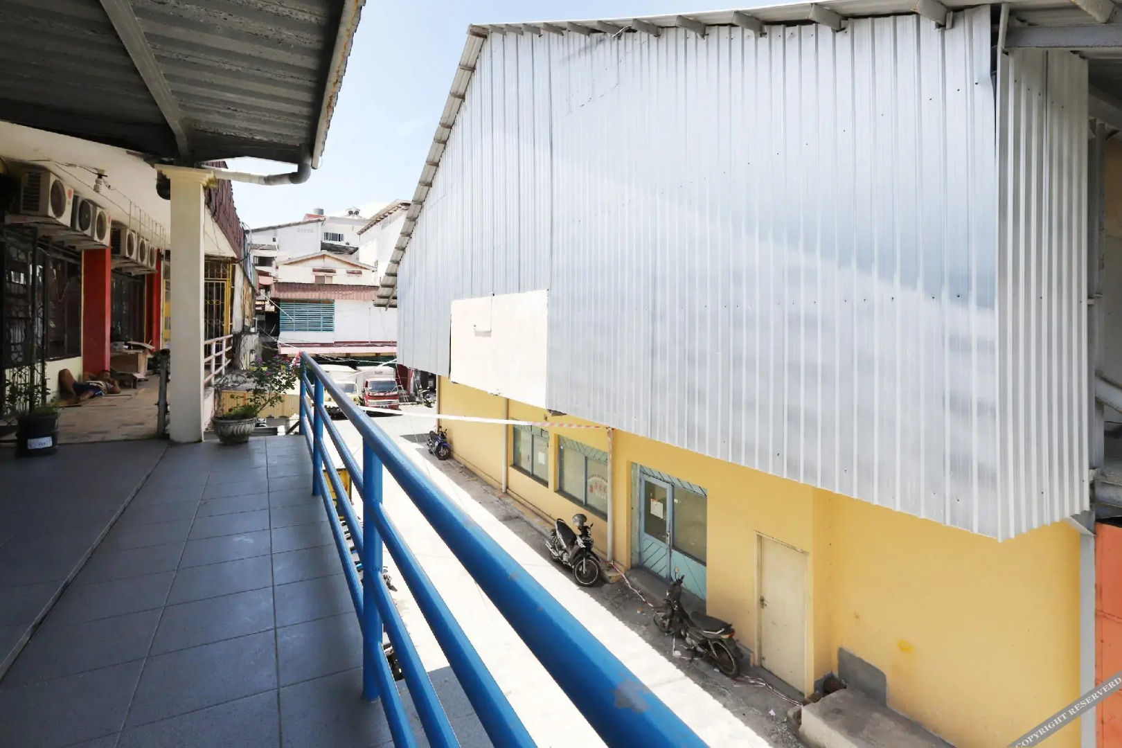 Guest House 268 by OYO Rooms