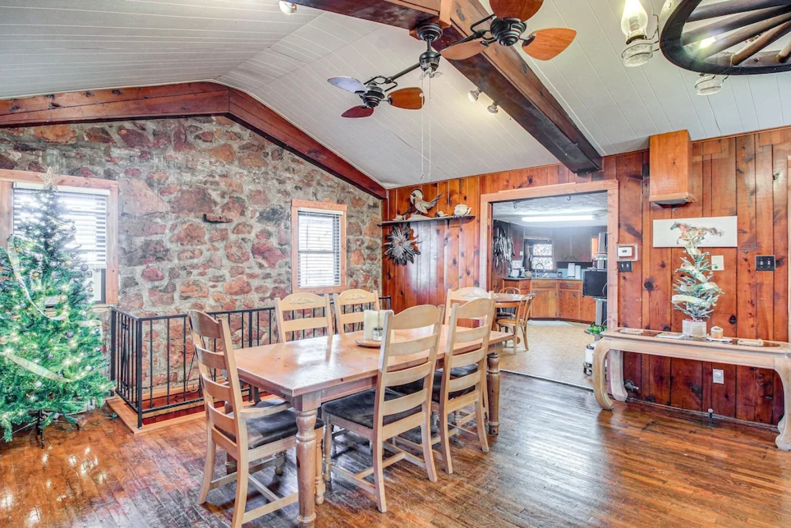 Medicine Park Getaway: Kayaks, Deck & Mtn Views!