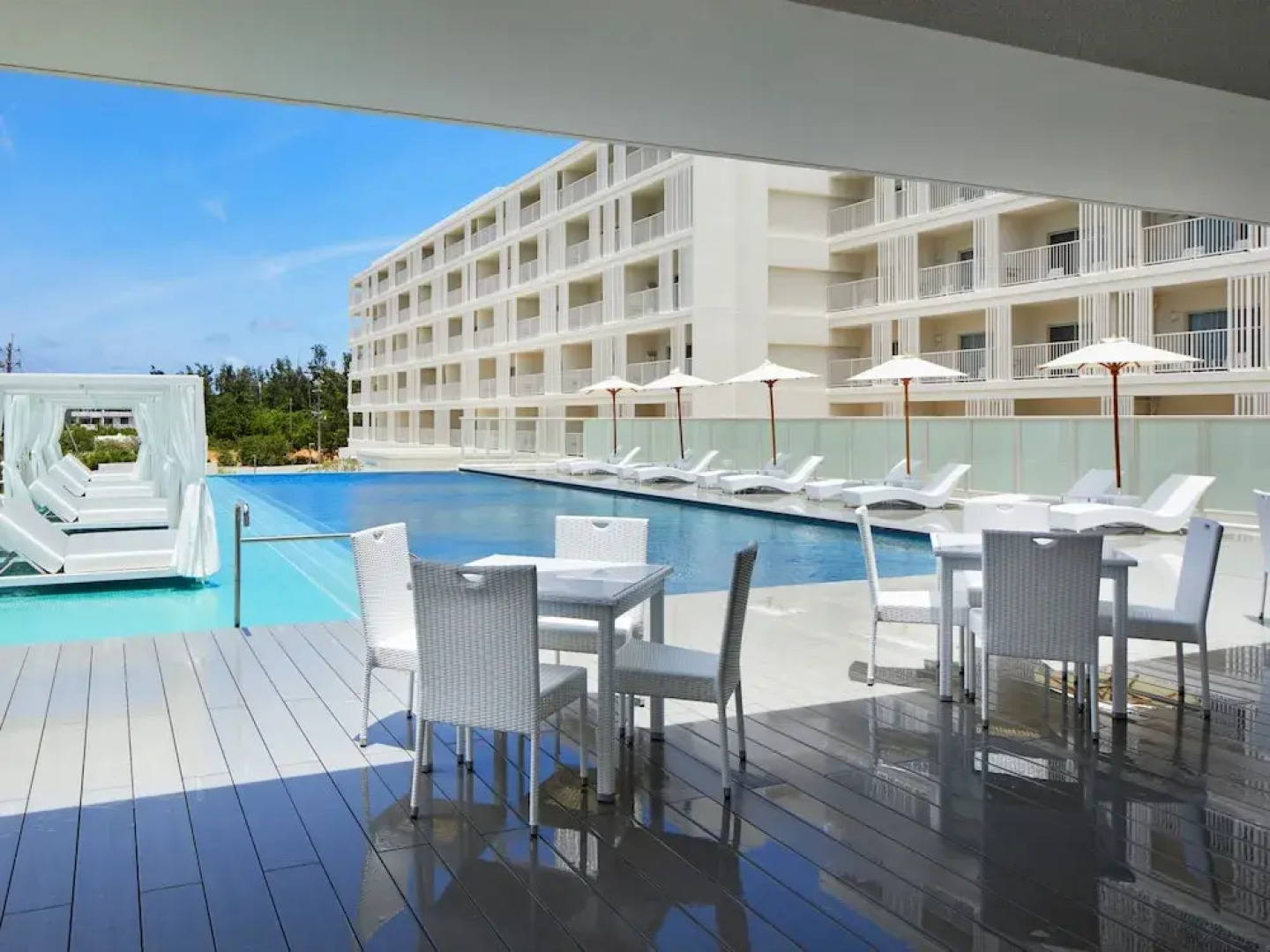 LOISIR Living Suites SERAGAKI