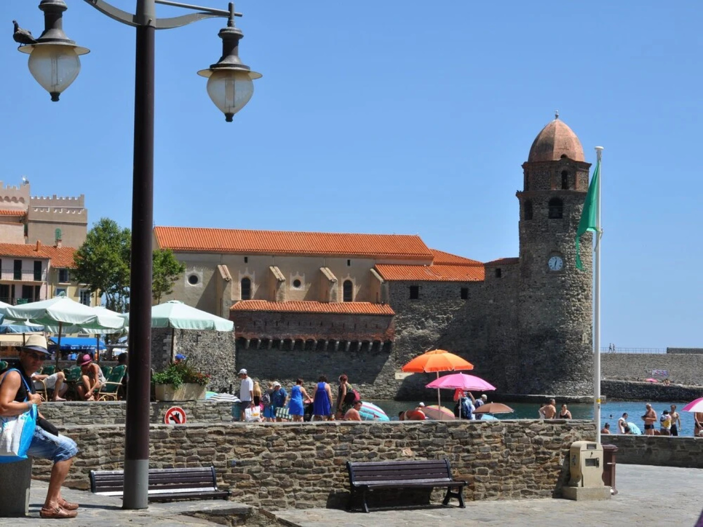 Cosy Villa in Montbrun-des-corbieres With Jacuzzi