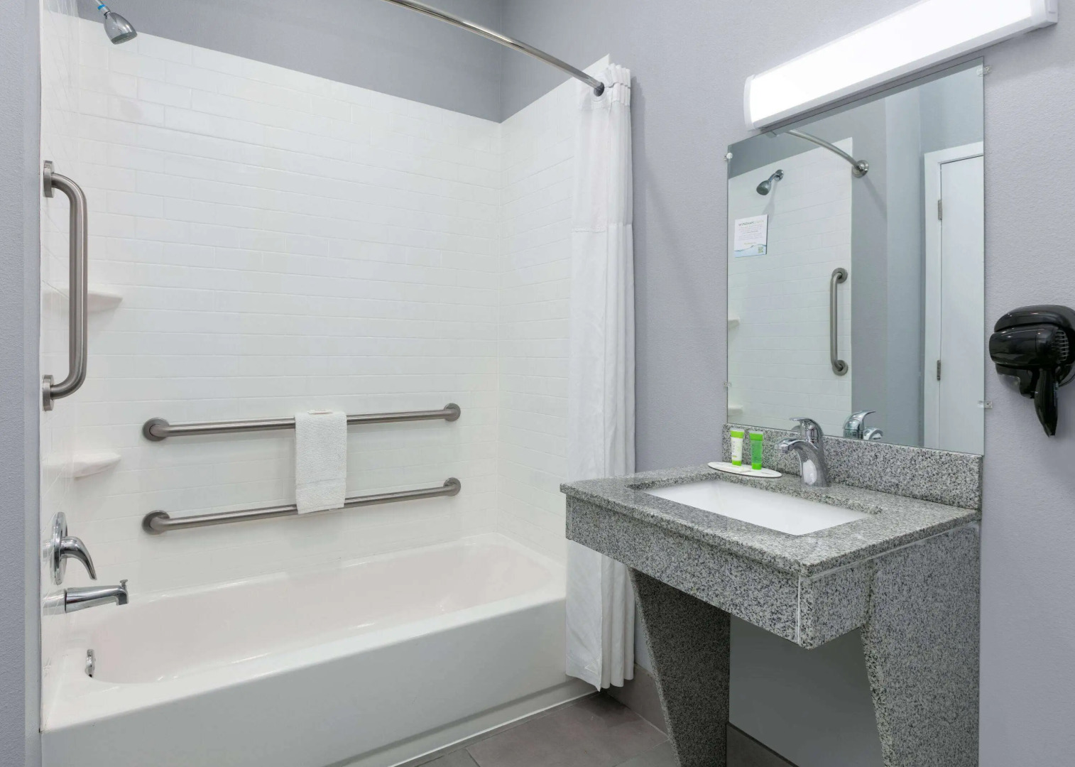 Days Inn by Wyndham Zachary LA