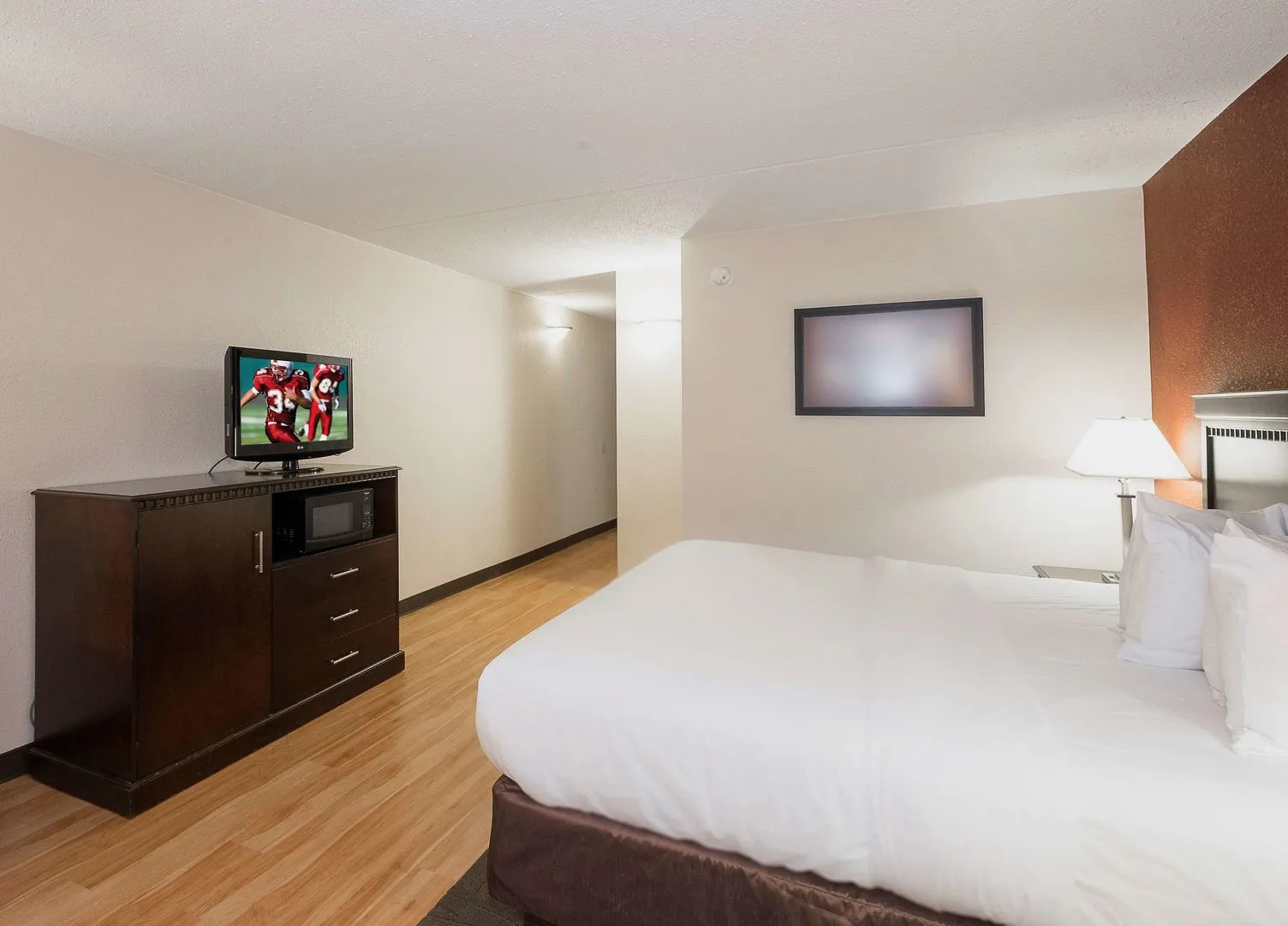 Red Roof Inn & Suites Mt Holly - McGuire AFB