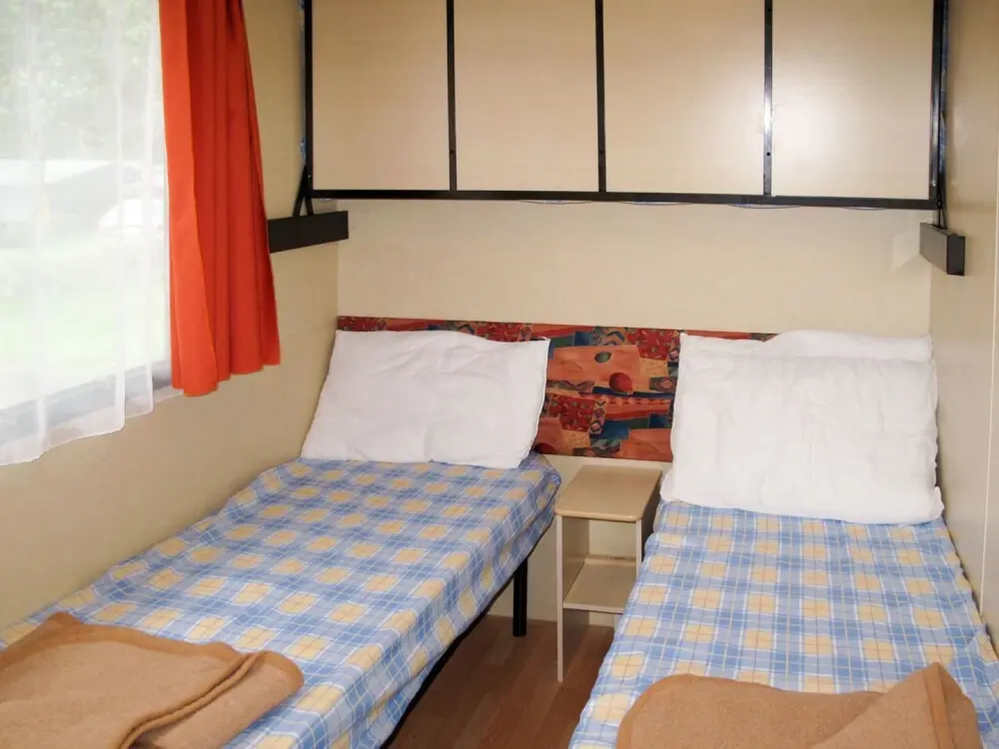 Balatontourist F red Balatonf red