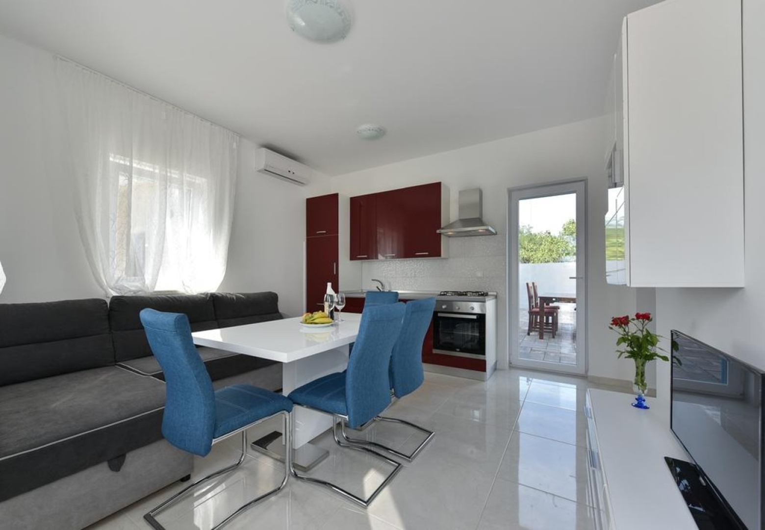 Holiday house Ani 1 - with pool : Privlaka, Zadar riviera