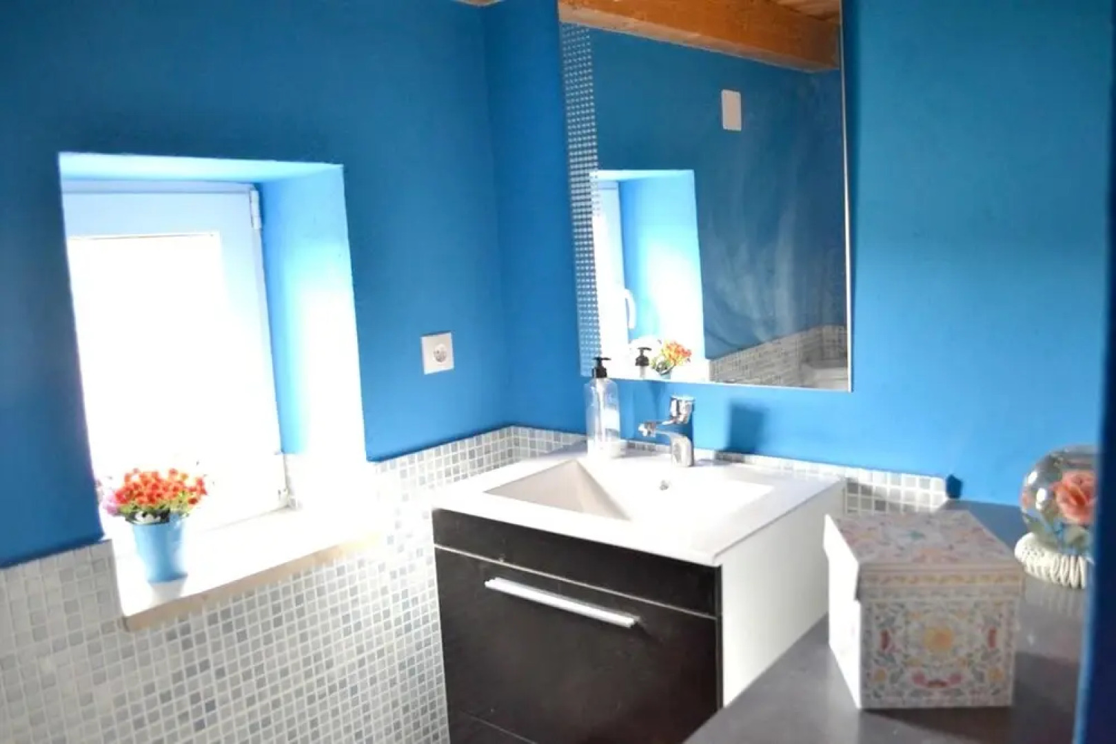 House With 5 Bedrooms in Morales de Rey, With Enclosed Garden and Wifi Near the Slopes