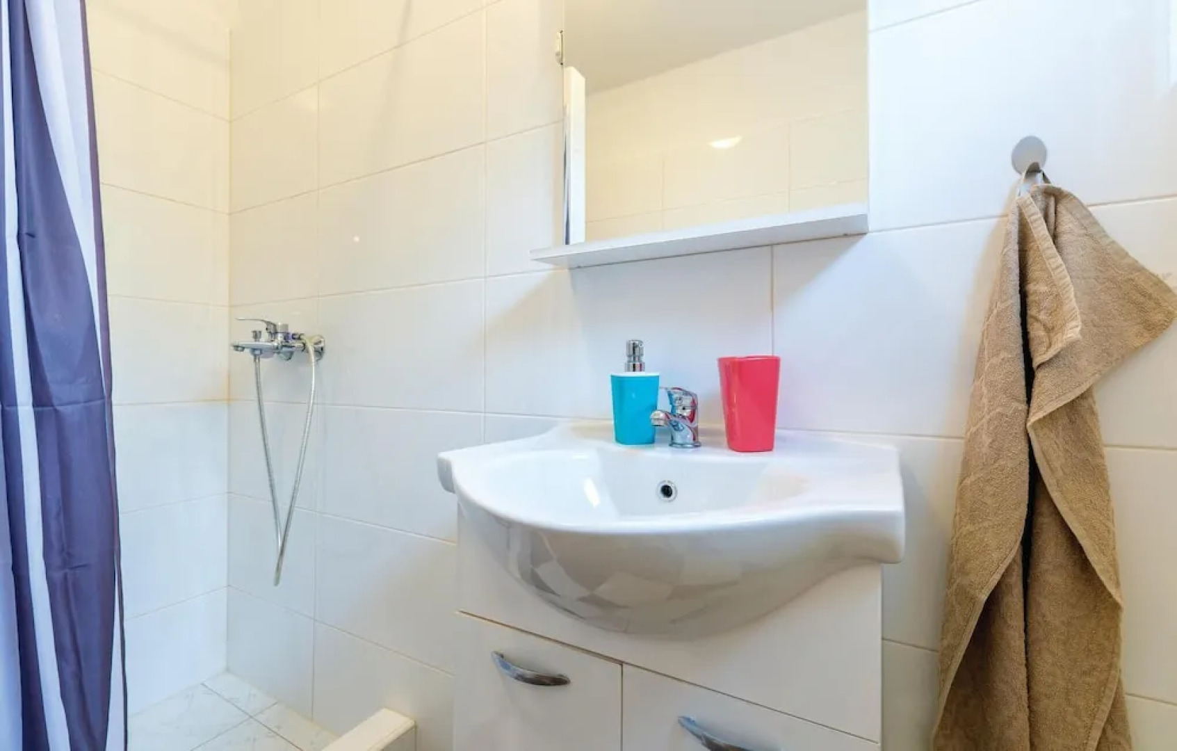 Amazing Home in Sevid With Wifi and 9 Bedrooms