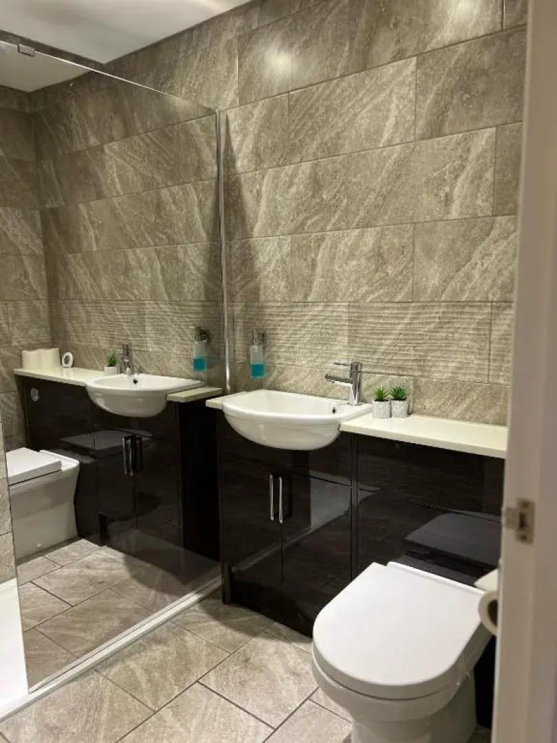 Barn Owl Lodge (Adults Only)