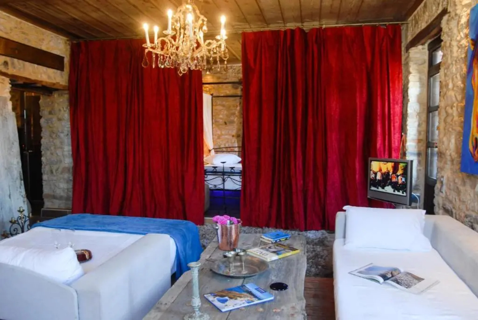 Dafni 65 · Antique Luxury Suite 65sq.m.