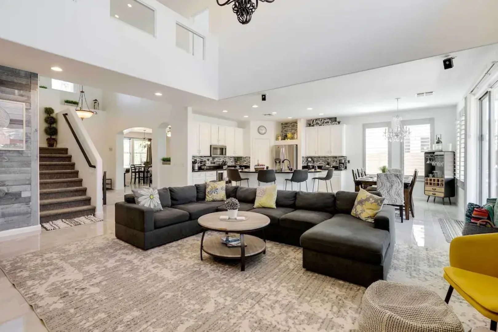 Pool, Fire Pit & Grill: Goodyear Home!
